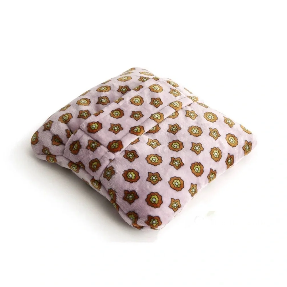 Vera Bradley Plush TravelBlanket in Fleece in Mini Flower Dot Lavender Frost NWT